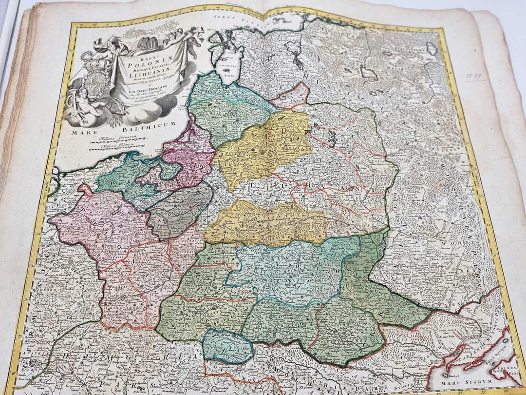 A rare German Atlas with 50 original hand-coloured maps. tweedehands ...