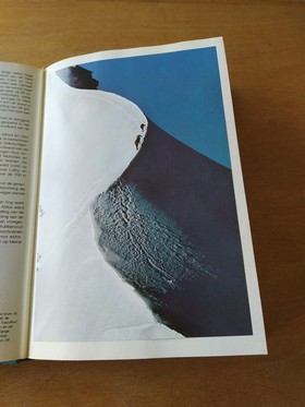 bookImage