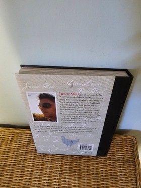 bookImage